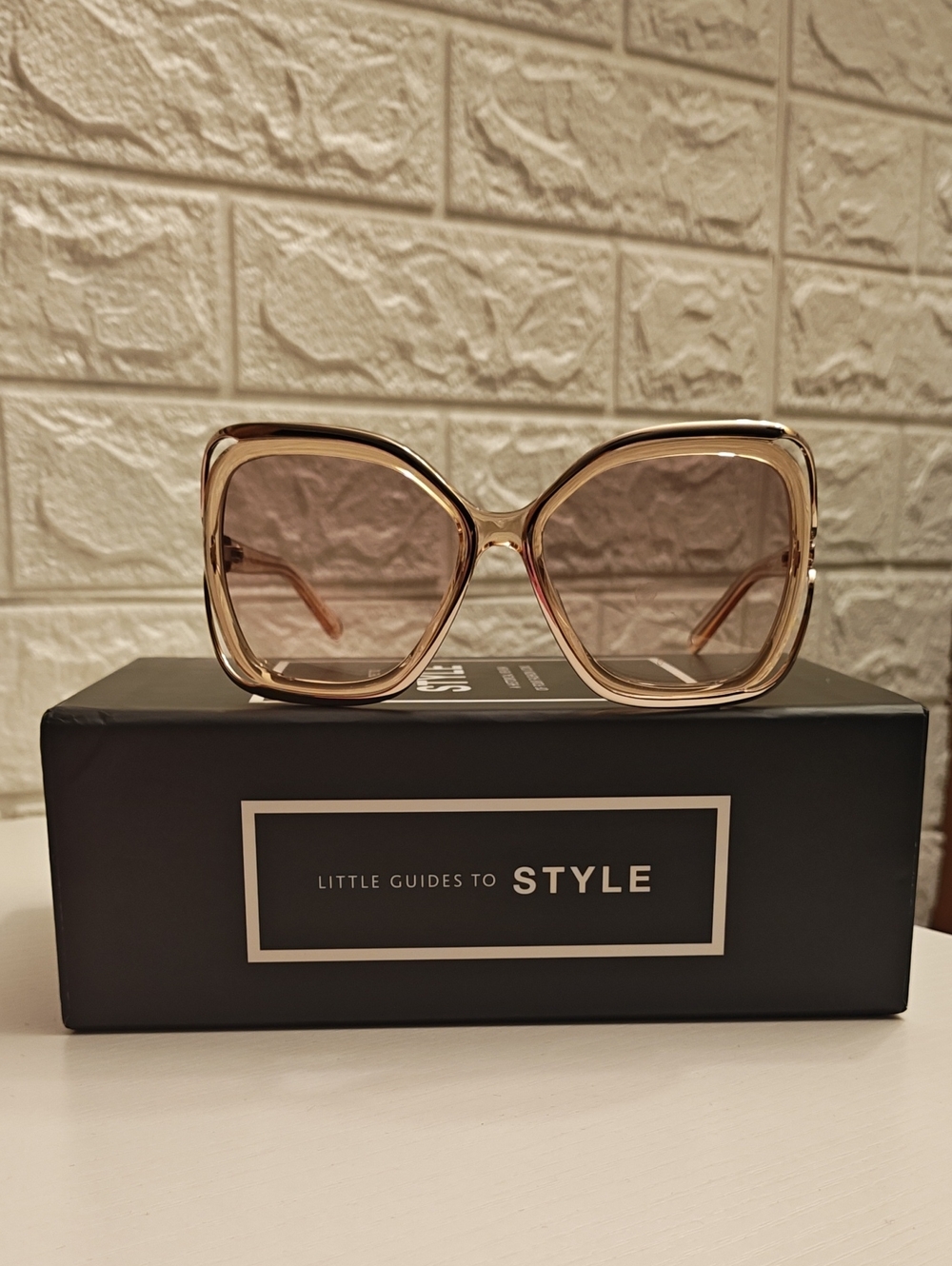 Chloe’ CE625S 🔥RARE🔥
Oversized Sunglasses - Picture 2 of 6